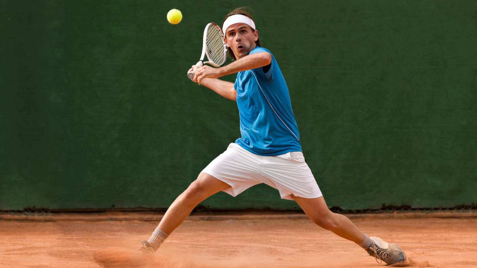 concentración en competición deportiva Jugador de tenis concentrado